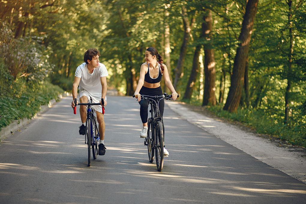 Tham gia đạp xe thú vị, bạn sẽ có những trải nghiệm đầy mới lạ và phấn khích. Hãy cùng nhau khám phá những con đường xanh, ngắm cảnh đẹp và tận hưởng những phút giây thư giãn đích thực.